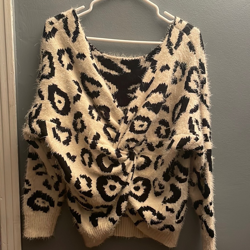 & merci Be Bold Sweater new without tag Size Large